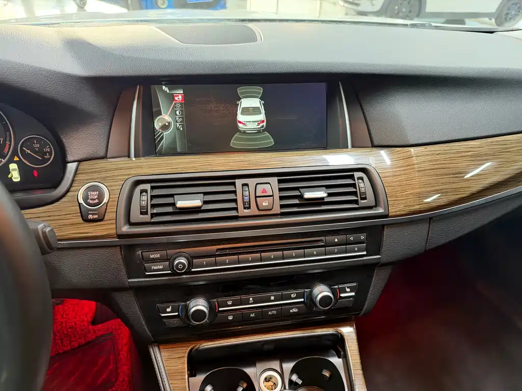 BMW 5 Series — миниатюра 15