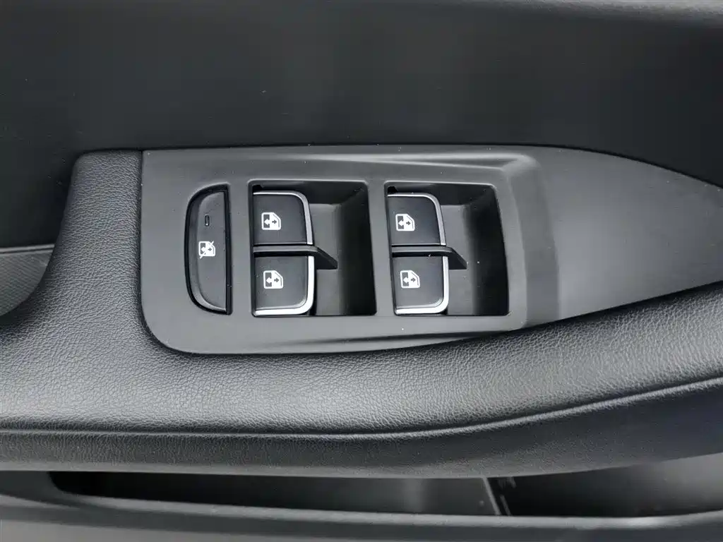 Hongqi H5 2019 30TD