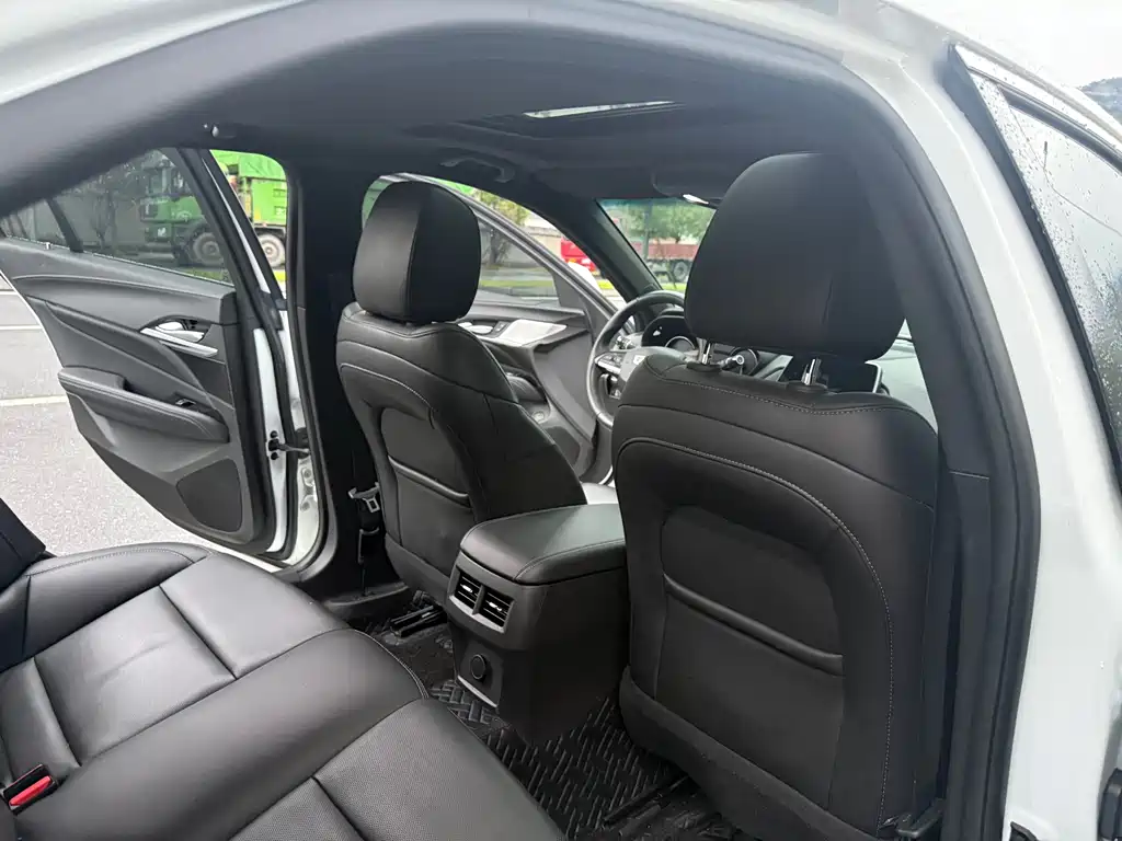 Cadillac CT4 — миниатюра 11