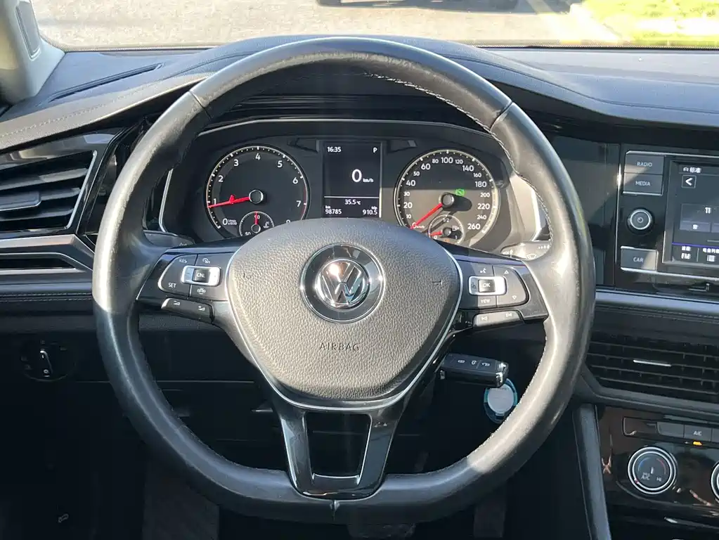 Volkswagen Sagitar — миниатюра 16