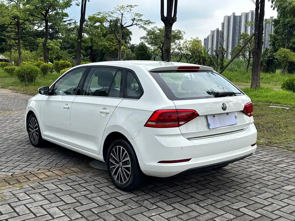 Volkswagen Santana — миниатюра 7