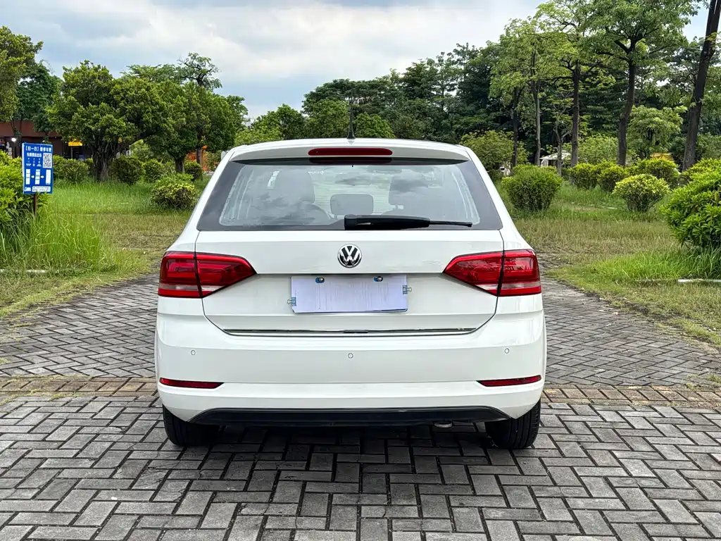 Volkswagen Santana — миниатюра 6