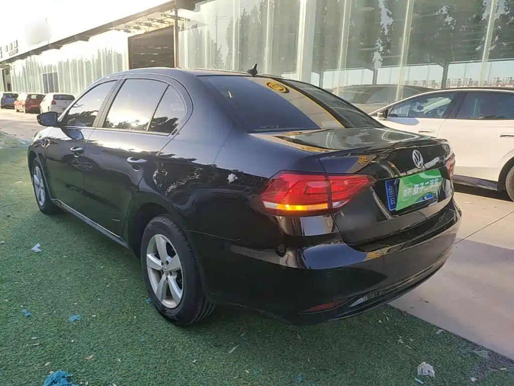 Volkswagen Lavida — миниатюра 5