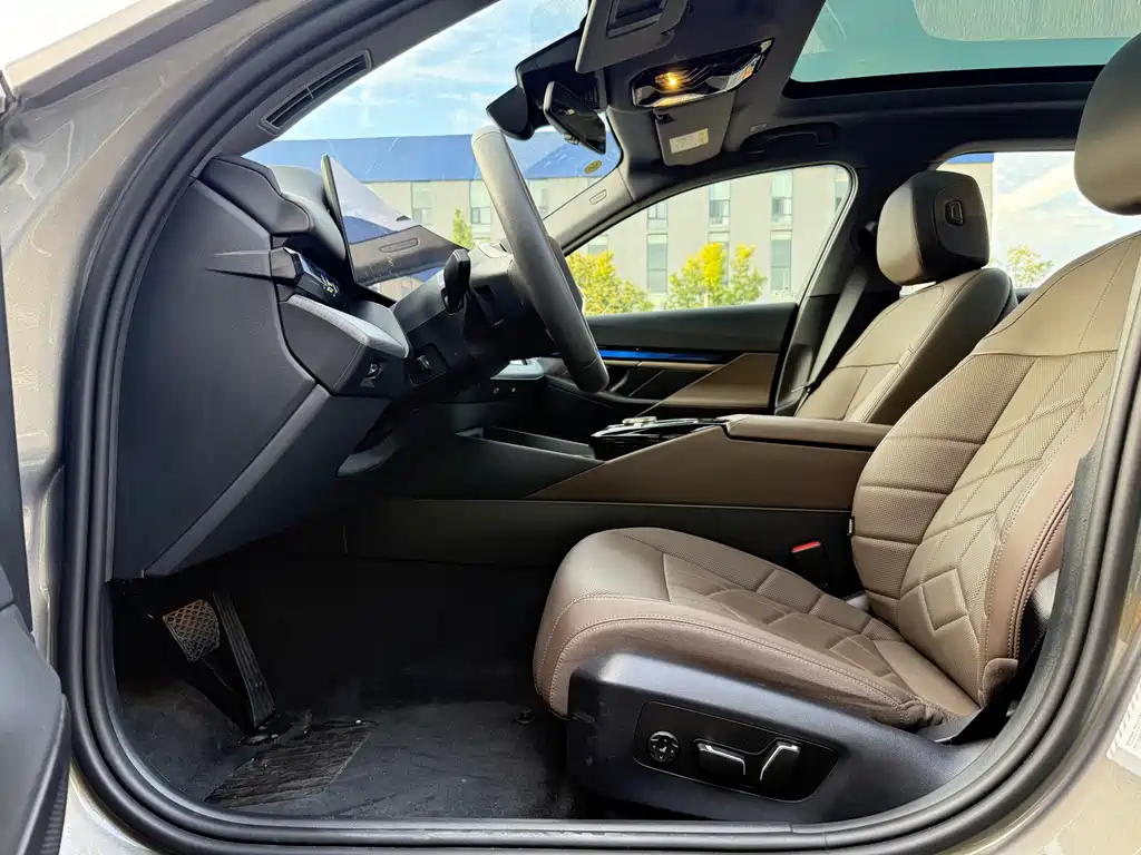 BMW i5 — миниатюра 32
