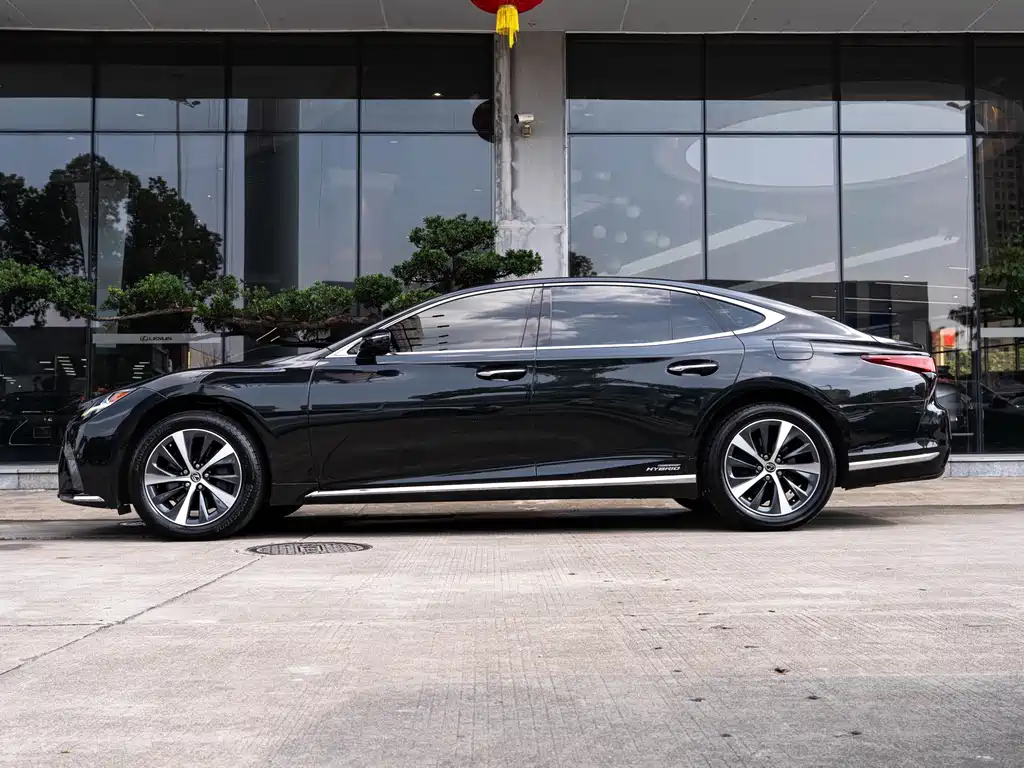 Lexus LS — миниатюра 4