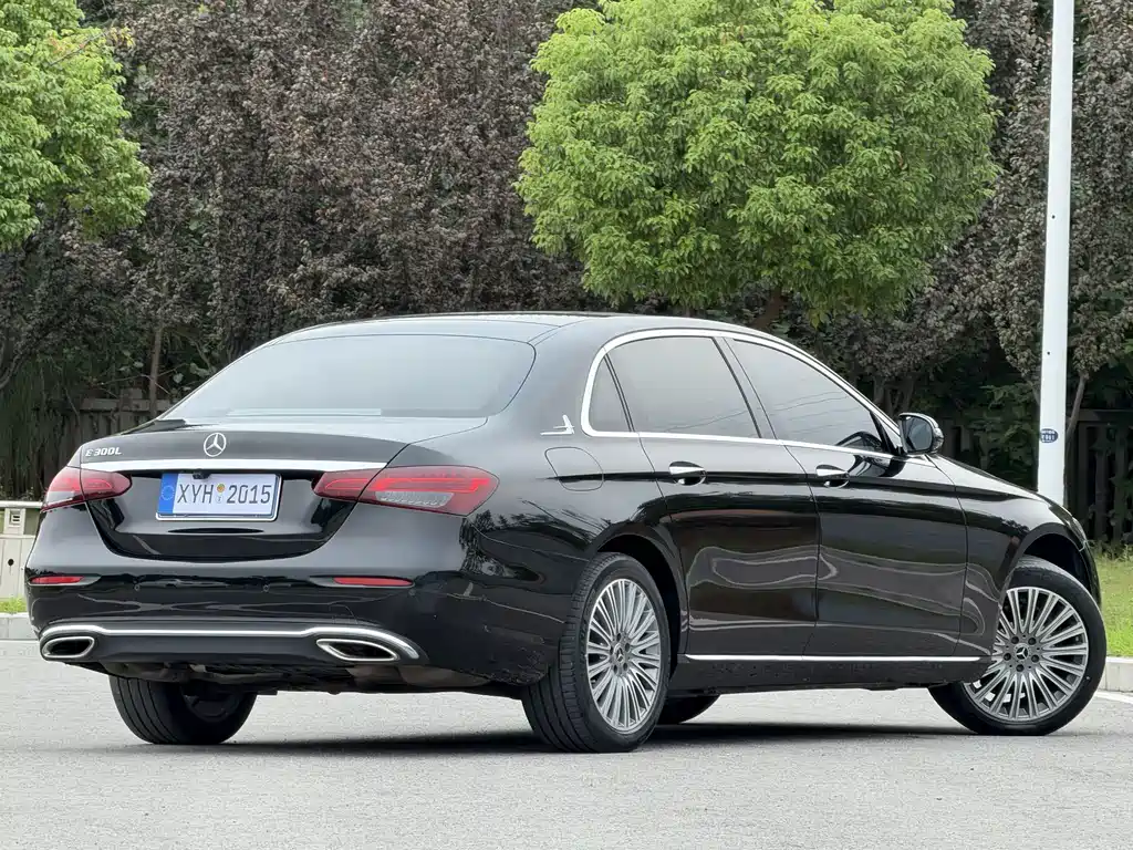 Mercedes-Benz E-Class — миниатюра 19