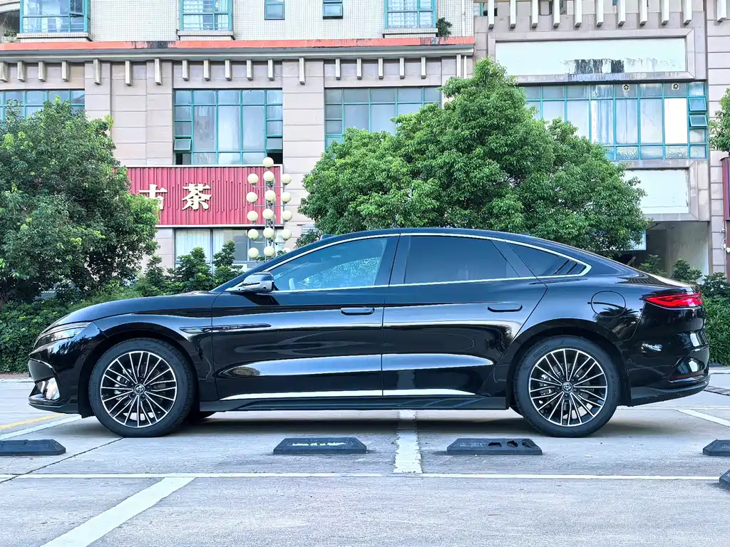 BYD Han 2025 DM-i Smart Drive 125KM Flagship