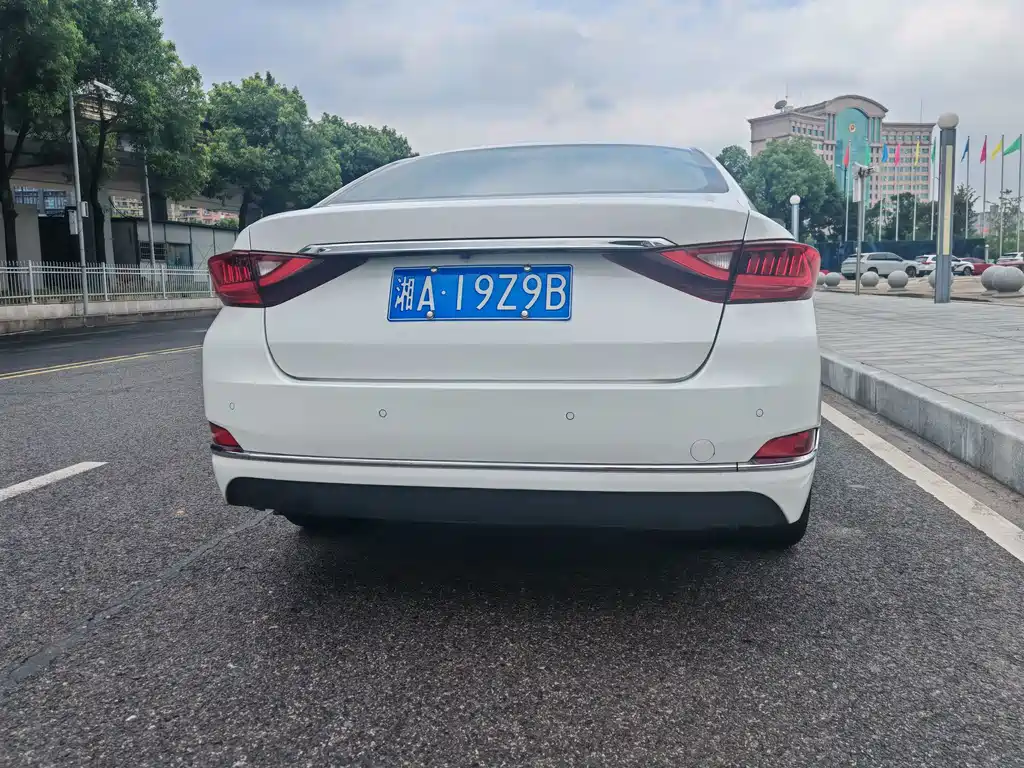 BAIC U7 — миниатюра 10