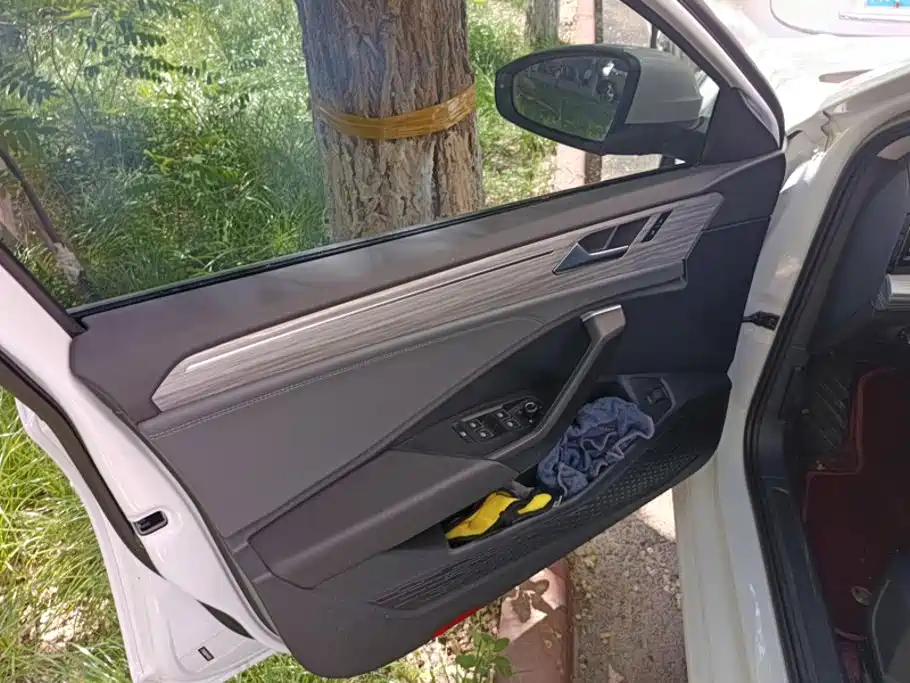 Volkswagen Sagitar — миниатюра 7