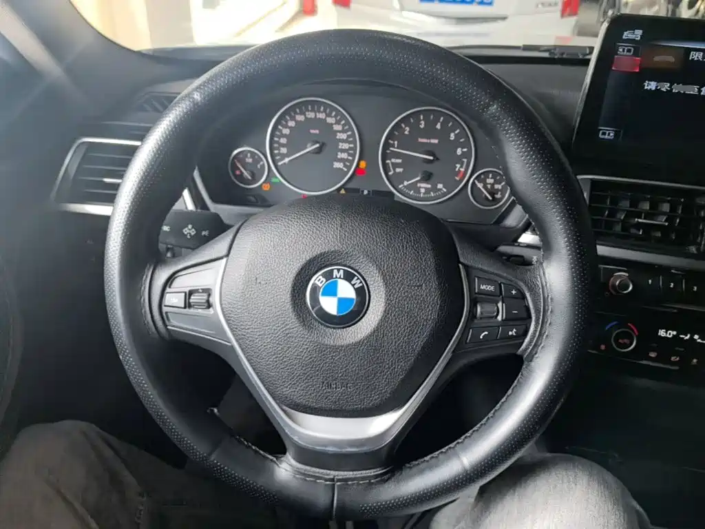 BMW 3 Series — миниатюра 7