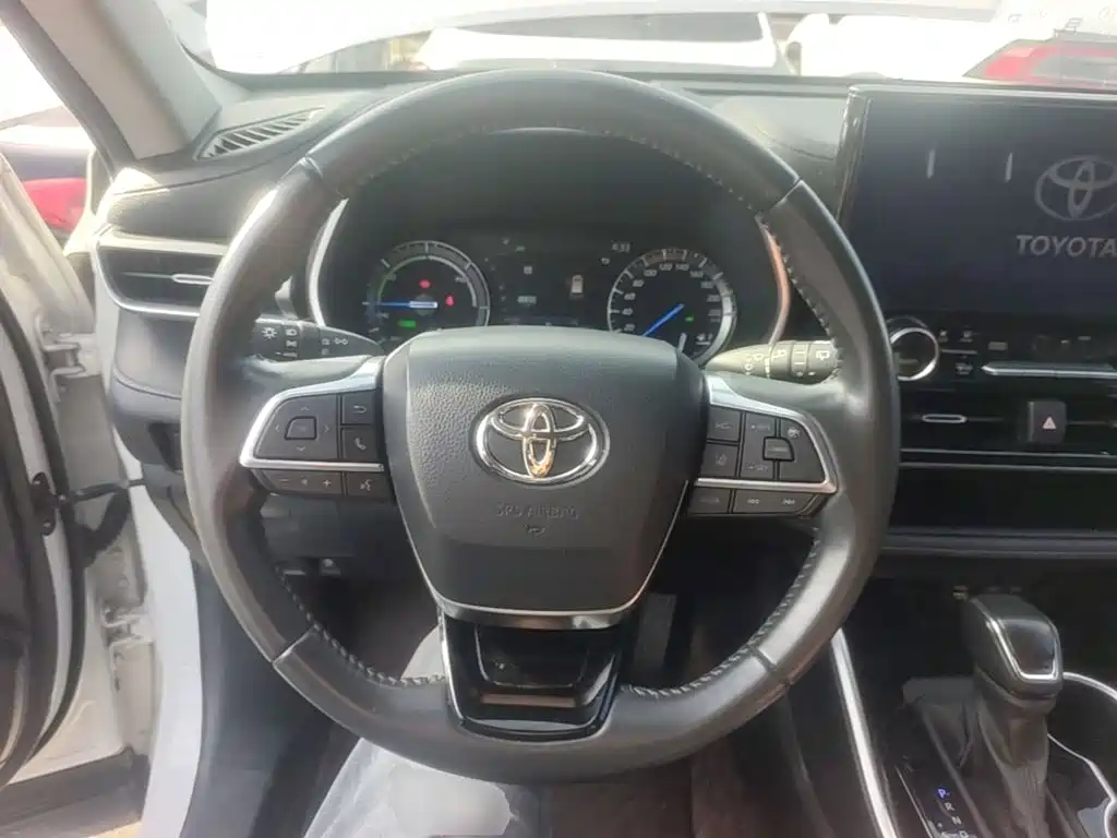 Toyota Highlander — миниатюра 11