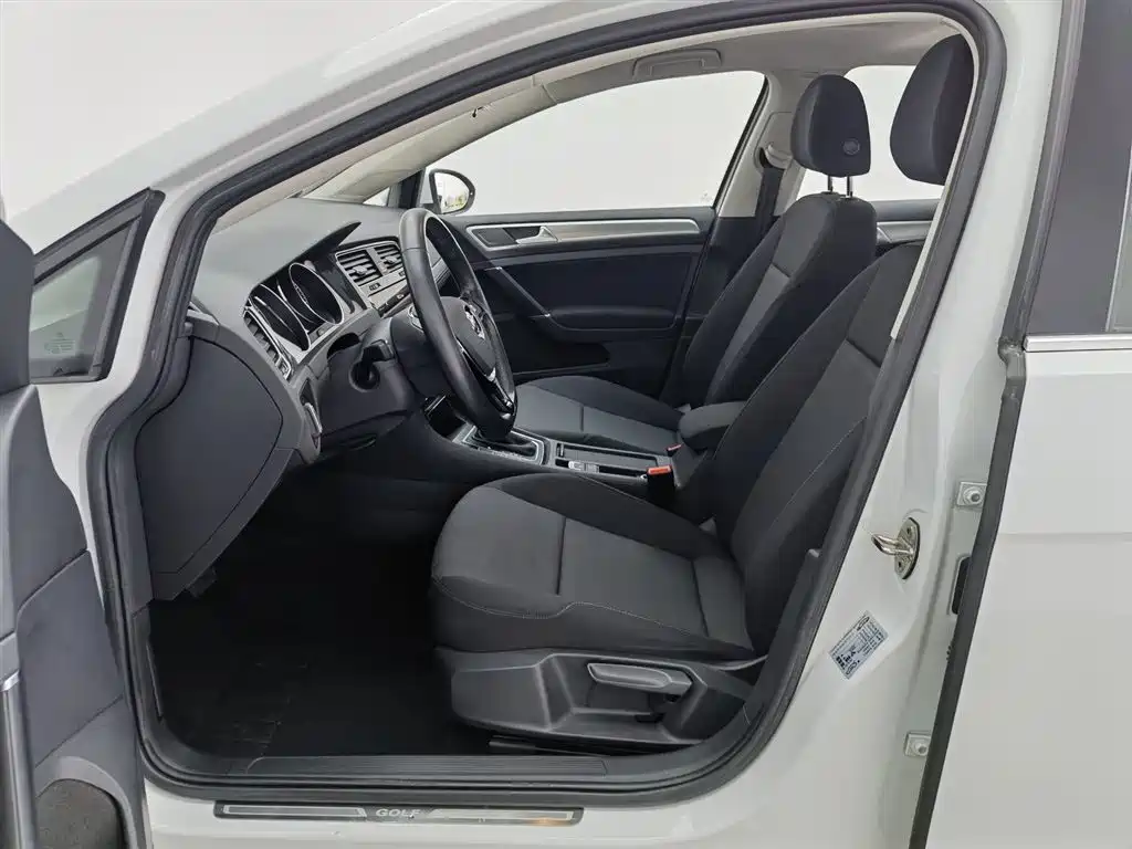 Volkswagen Golf 2020 200TSI DSG Comfort