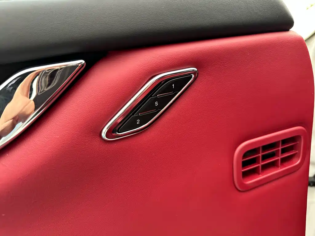 Maserati Quattroporte — миниатюра 11