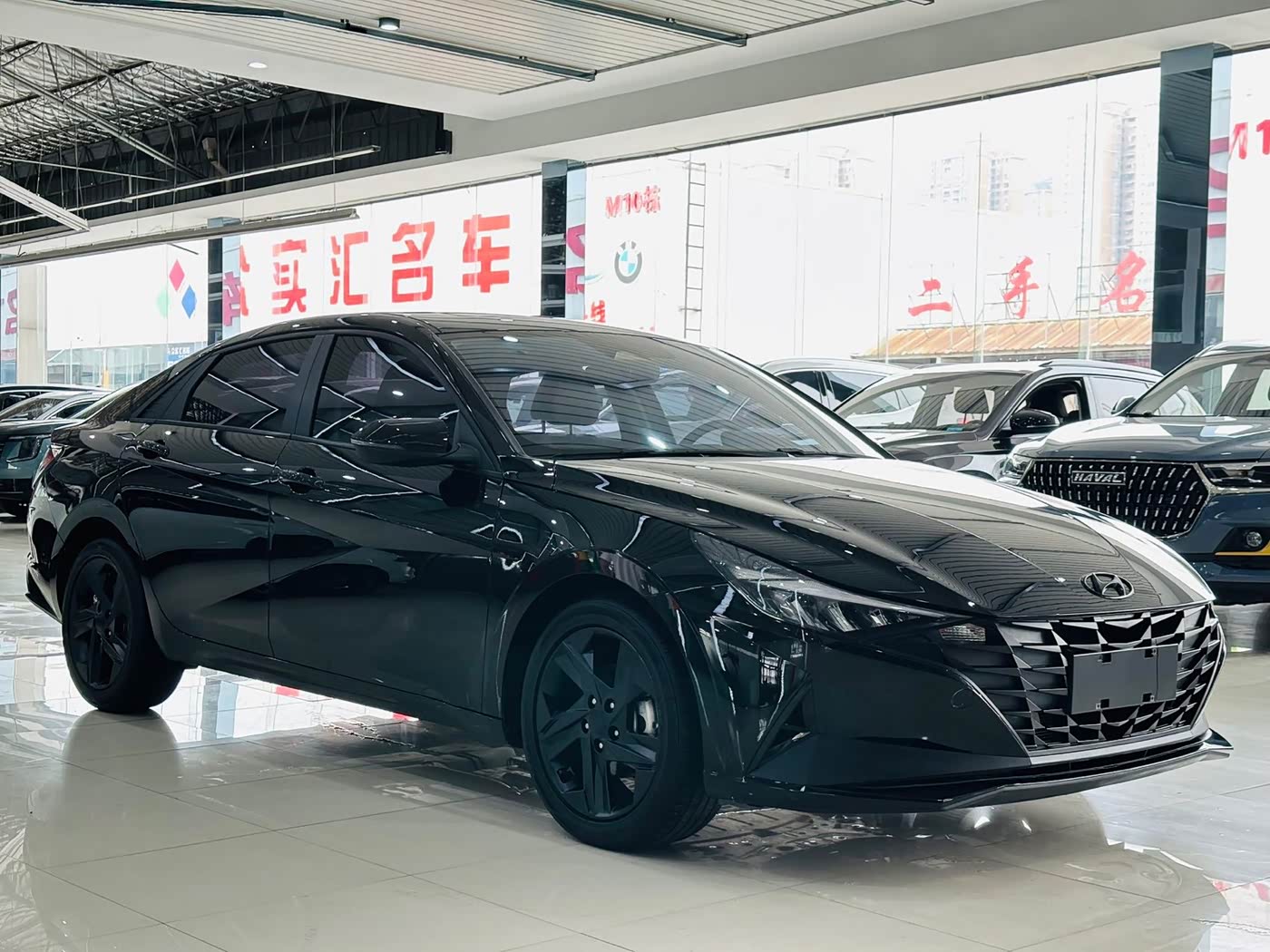 Hyundai Elantra 1.5 л 2022 г. Чёрный, пробег 26000 км