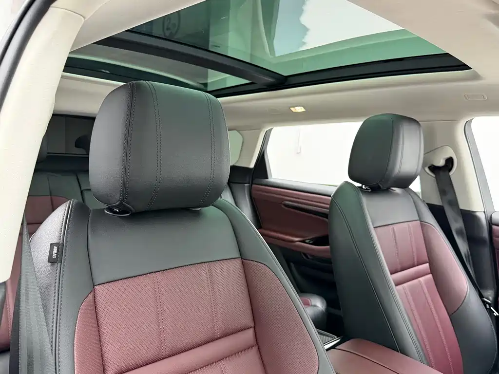 Land Rover Range Rover Evoque 2023 — фото 21