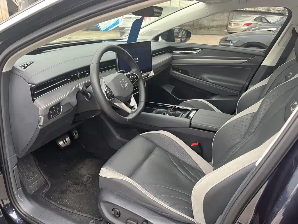 VOLKSWAGEN ID.7 VIZZION