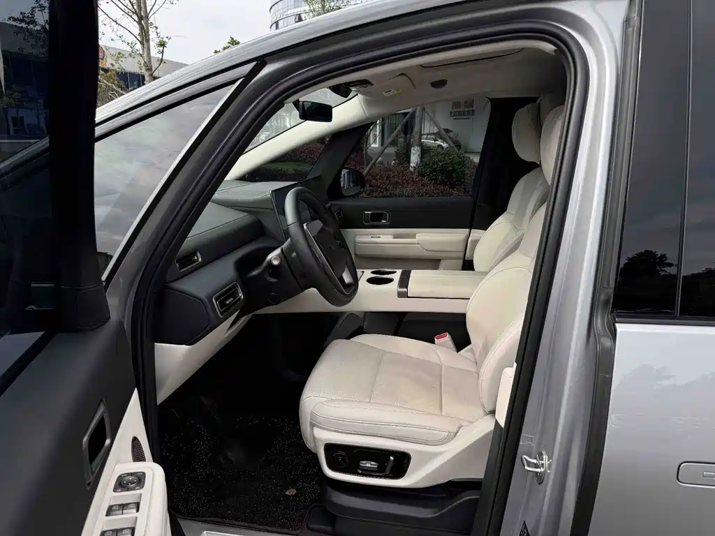 Li Auto Li MEGA — миниатюра 4