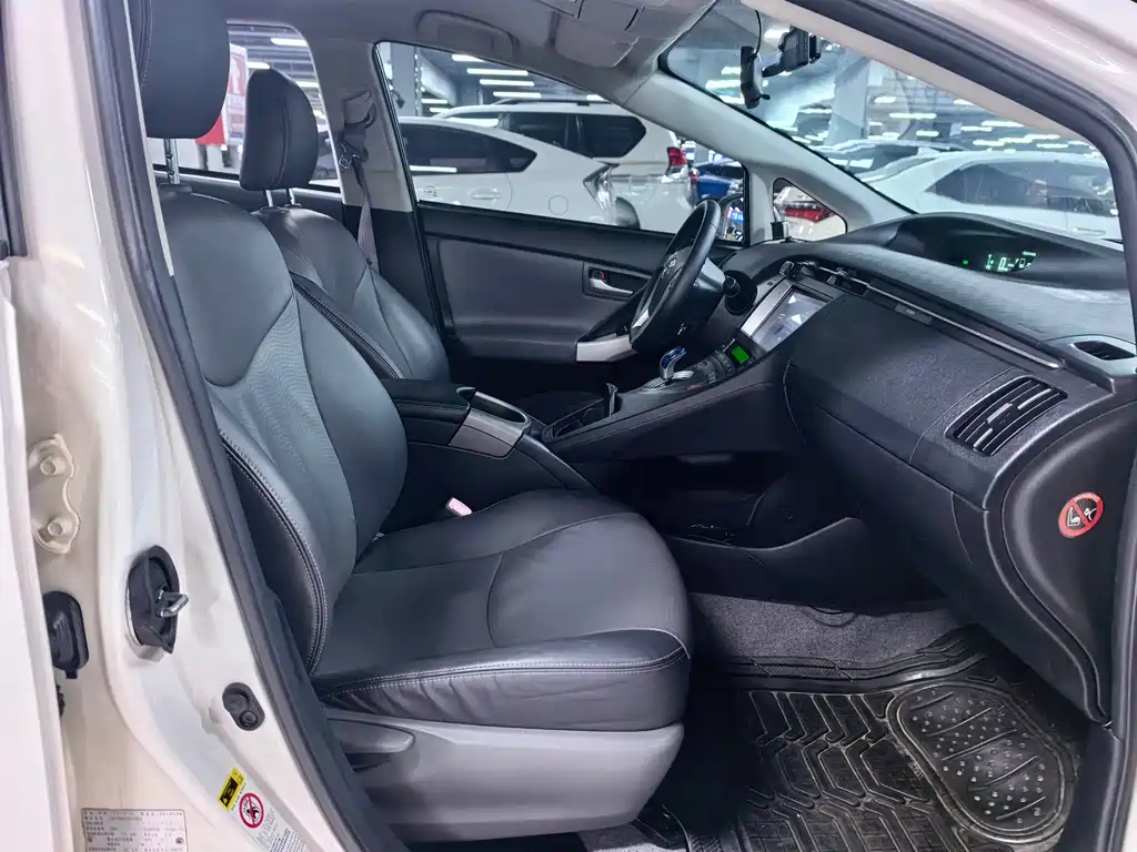 Toyota Prius — миниатюра 8