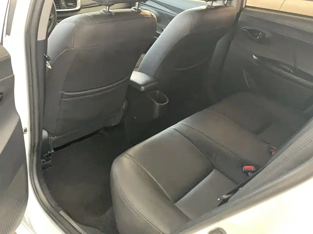 Toyota Yaris L — миниатюра 13