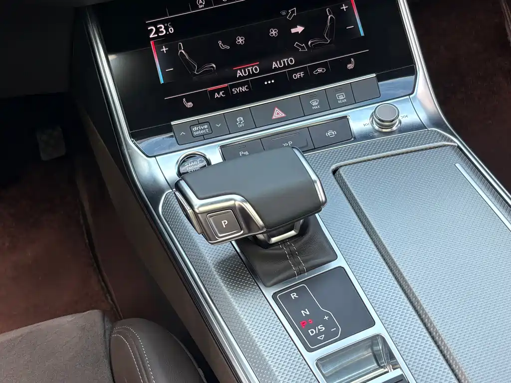 Audi A7L — миниатюра 13