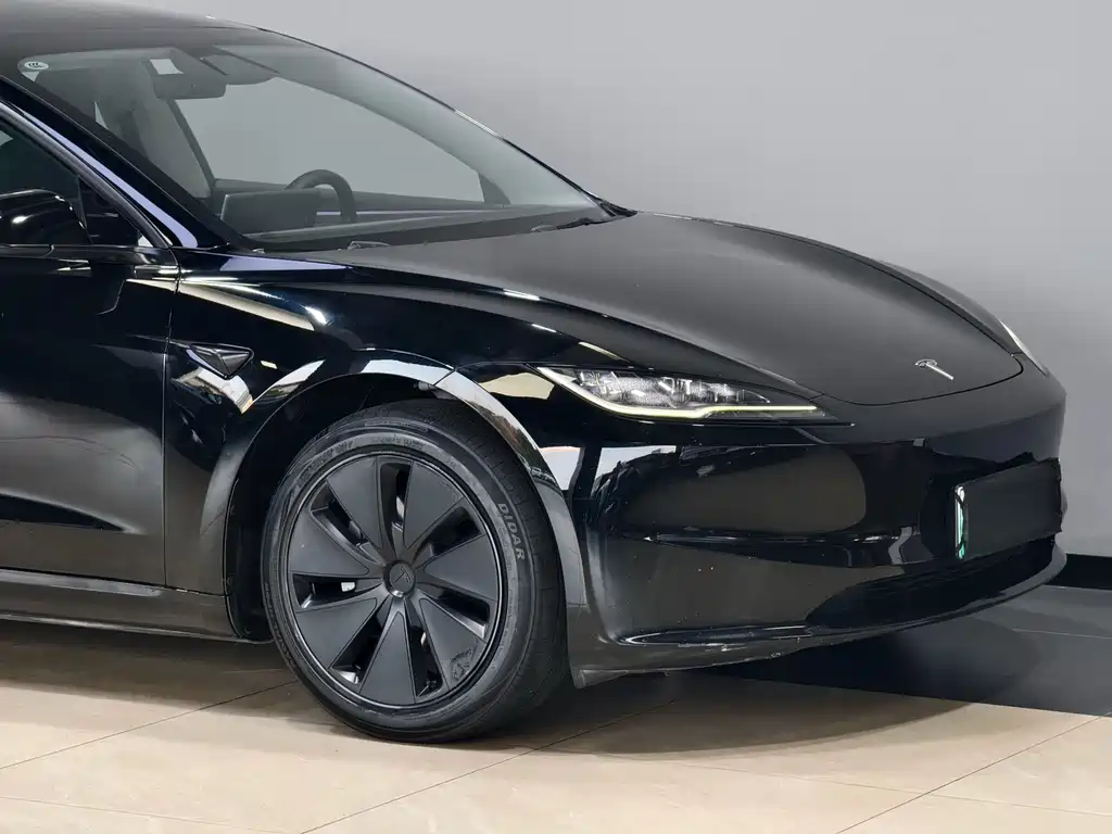 Tesla Model 3 — миниатюра 23