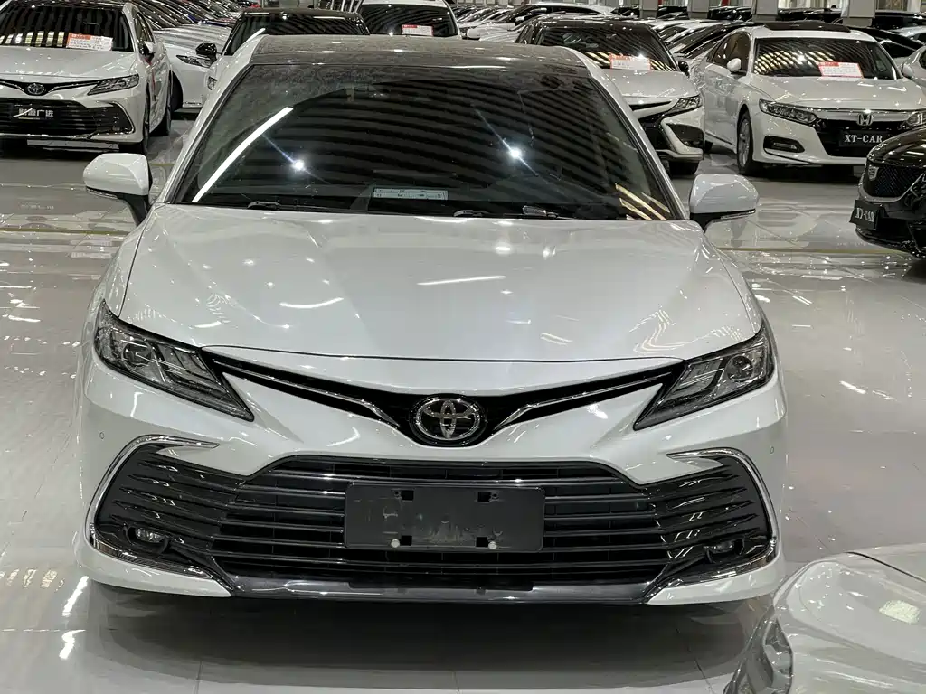 Toyota Camry — миниатюра 2