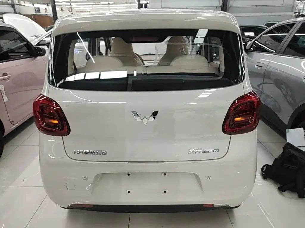 Wuling MINIEV — миниатюра 6