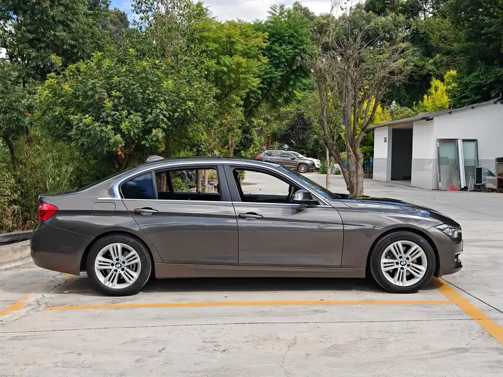 BMW 3 Series — миниатюра 4