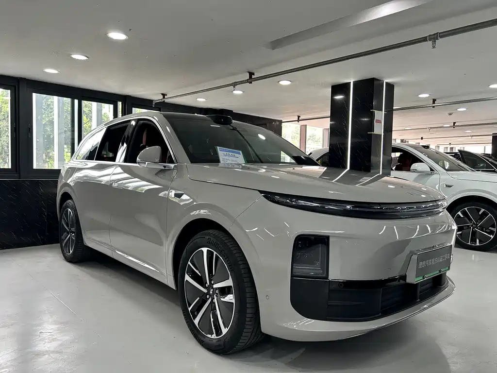 Li Auto Li L6 2025