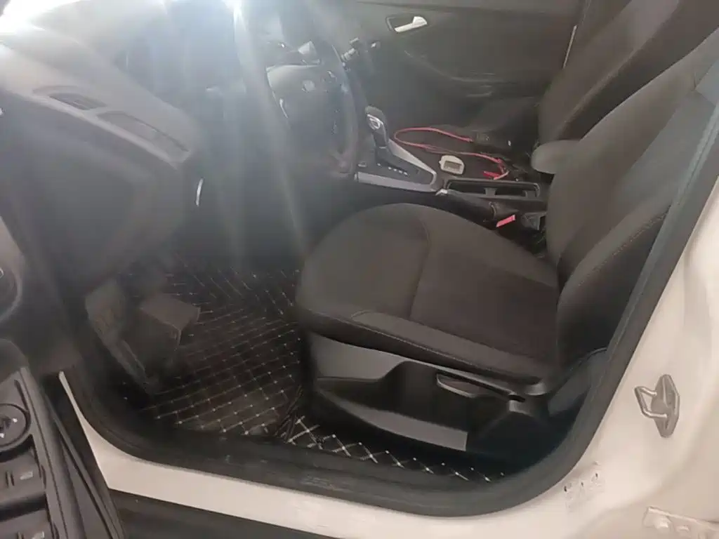 Ford Focus — миниатюра 15