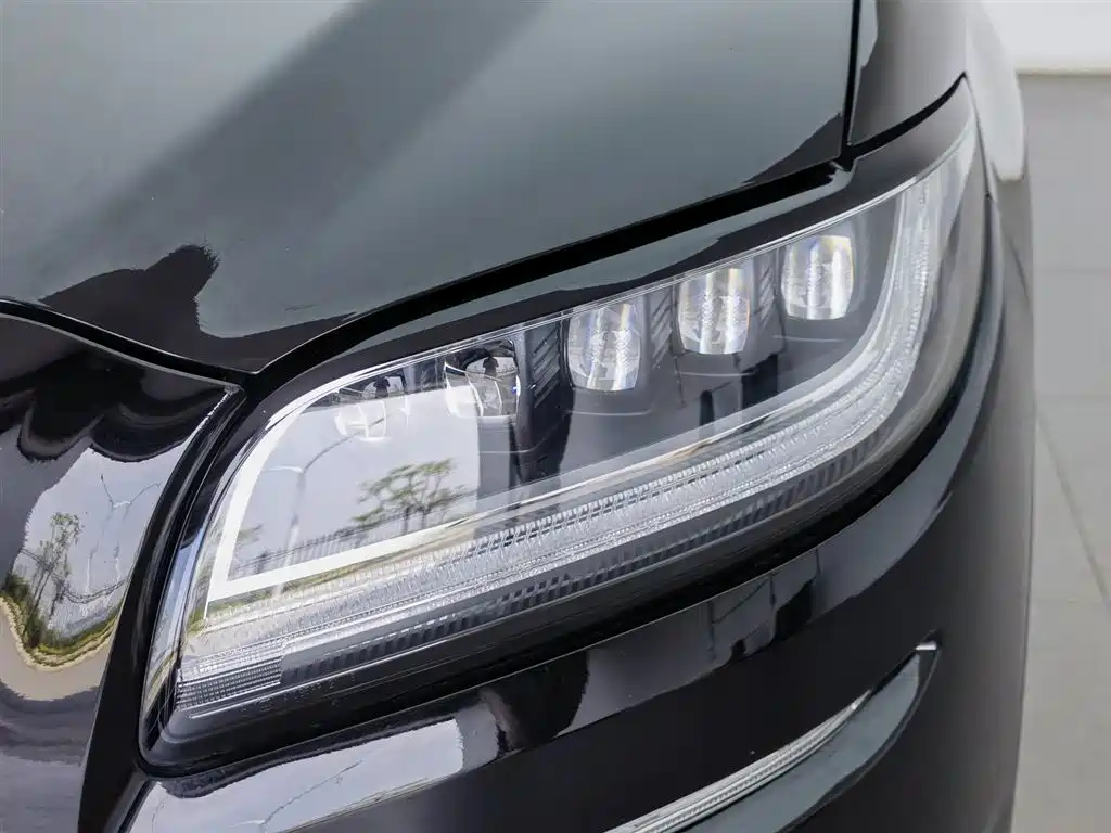 Lincoln Nautilus 2021 2.7T