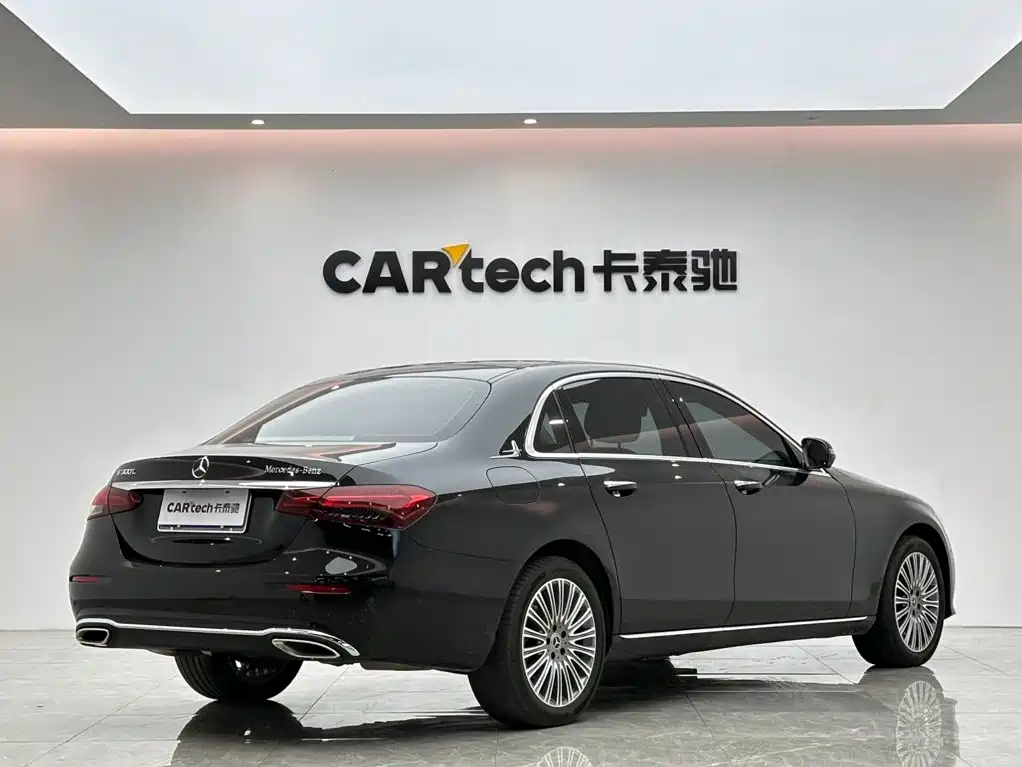 Mercedes-Benz E-Class — миниатюра 5