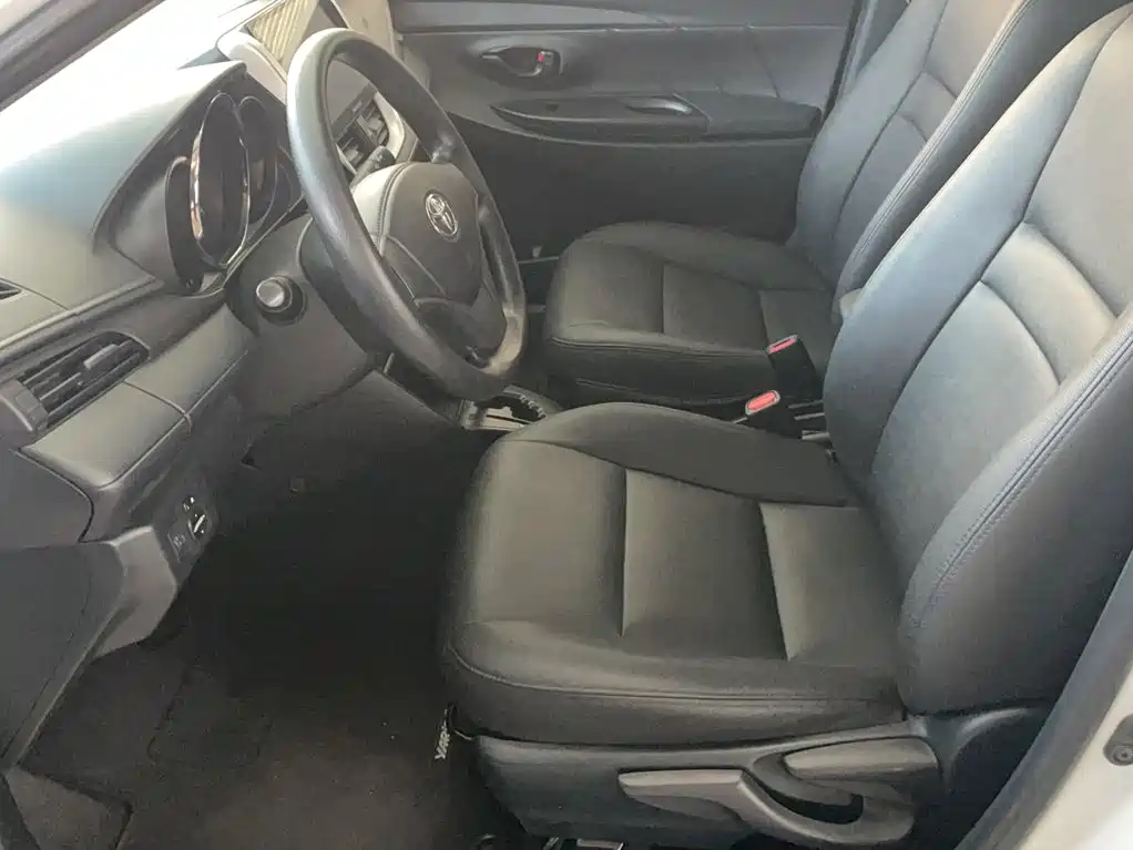 Toyota Yaris L — миниатюра 8