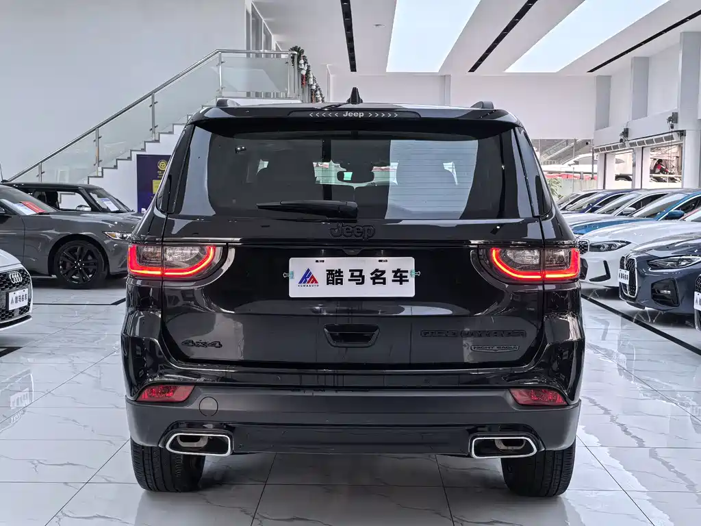 JEEP GRAND COMMANDER