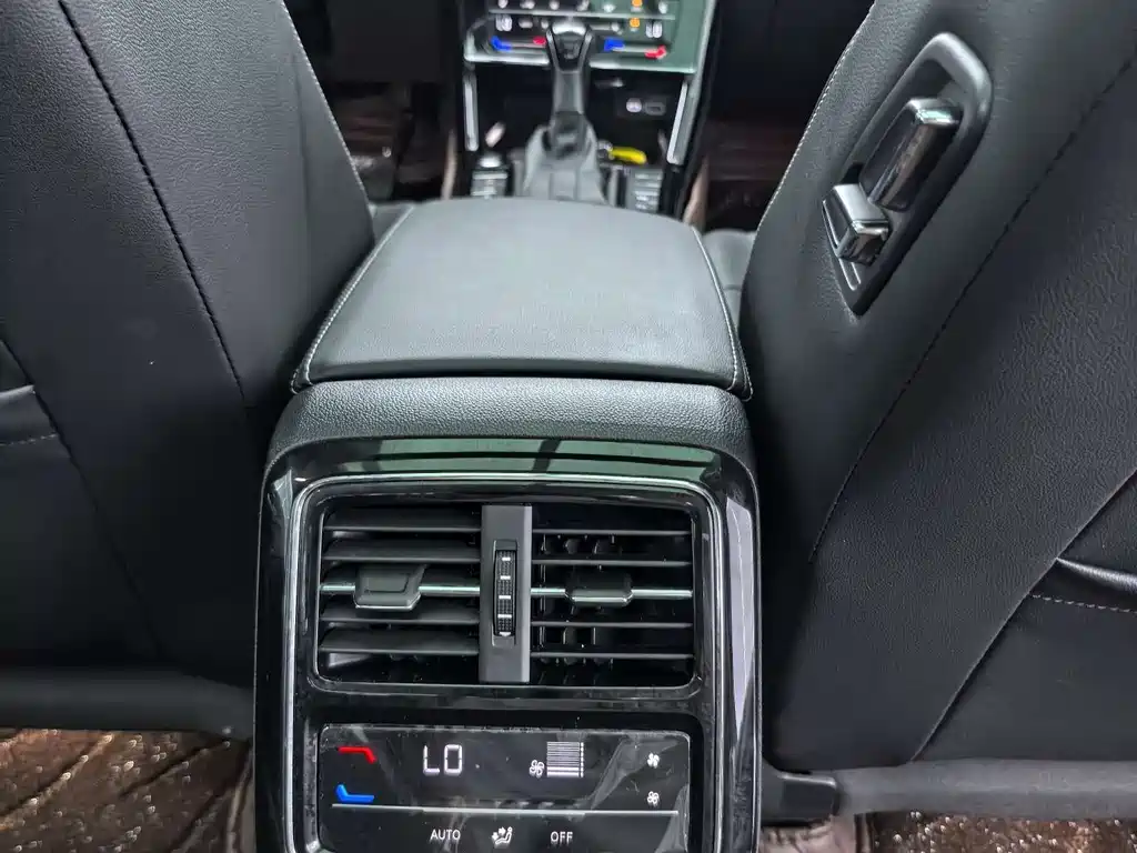 Volkswagen Passat 2022 330TSI Luxury