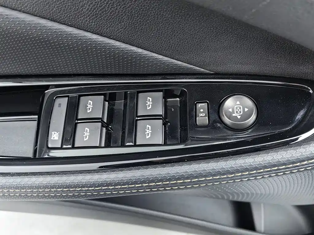 Buick Verano — миниатюра 9