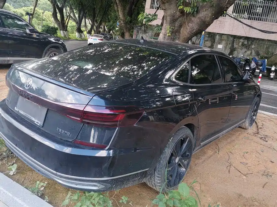 Volkswagen Passat 2022 280TSI