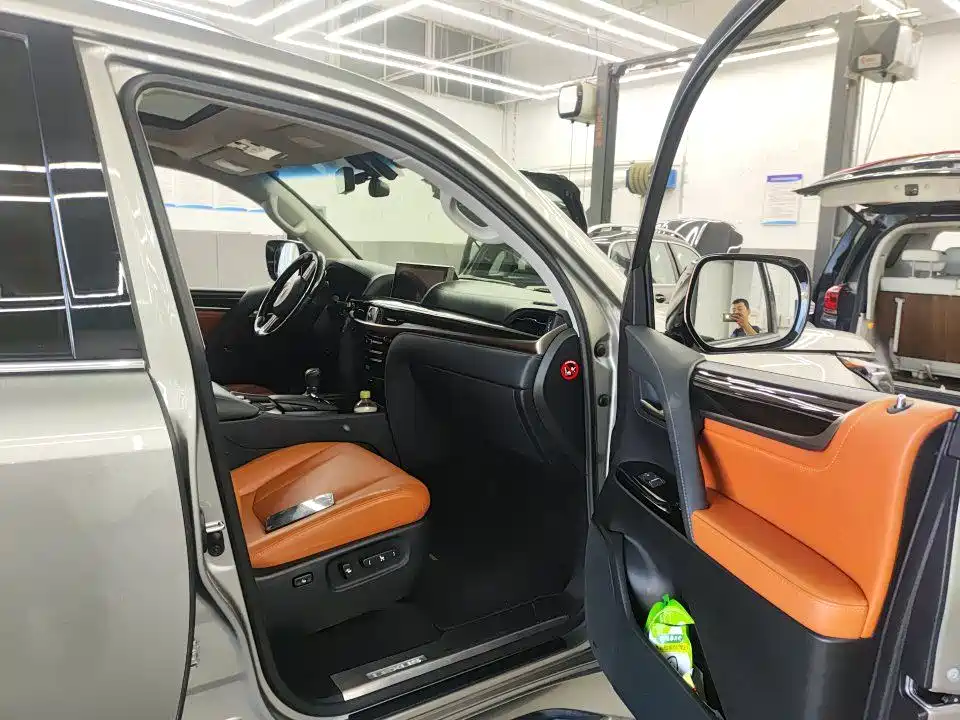 Lexus LX — миниатюра 9