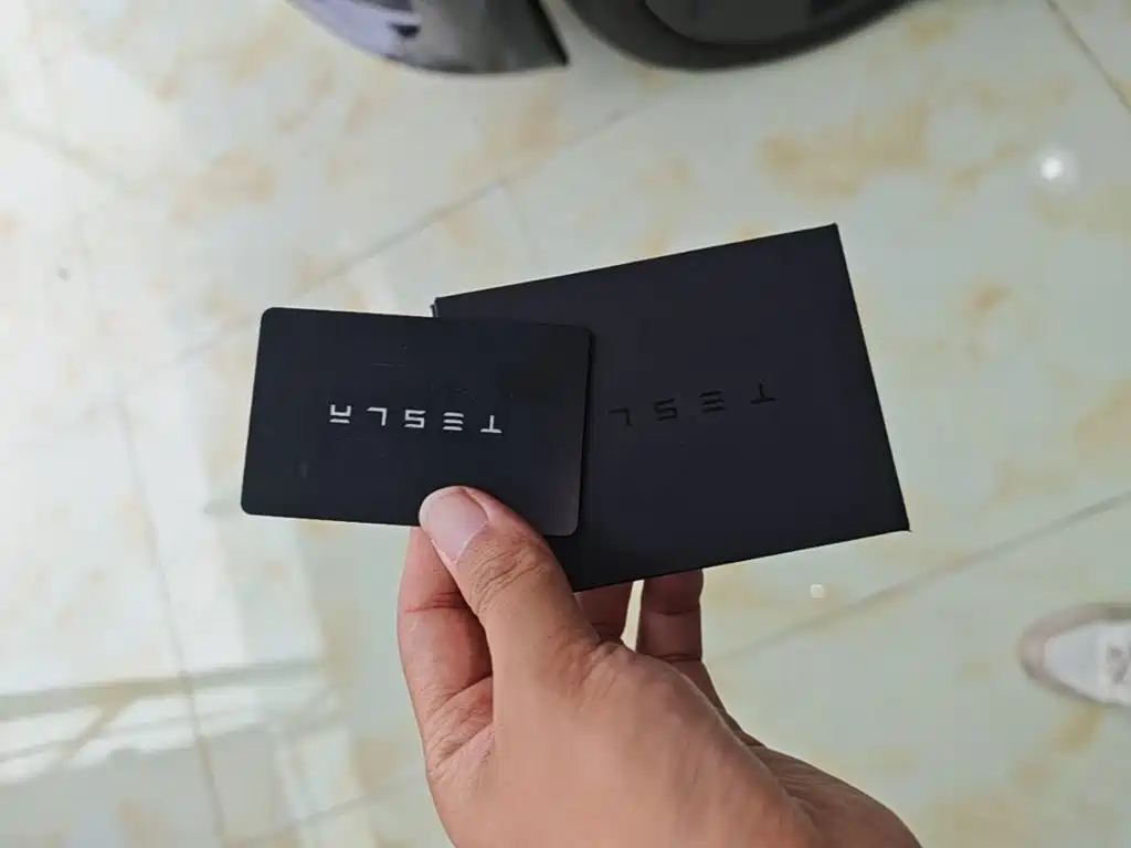 Tesla Model 3 — миниатюра 9