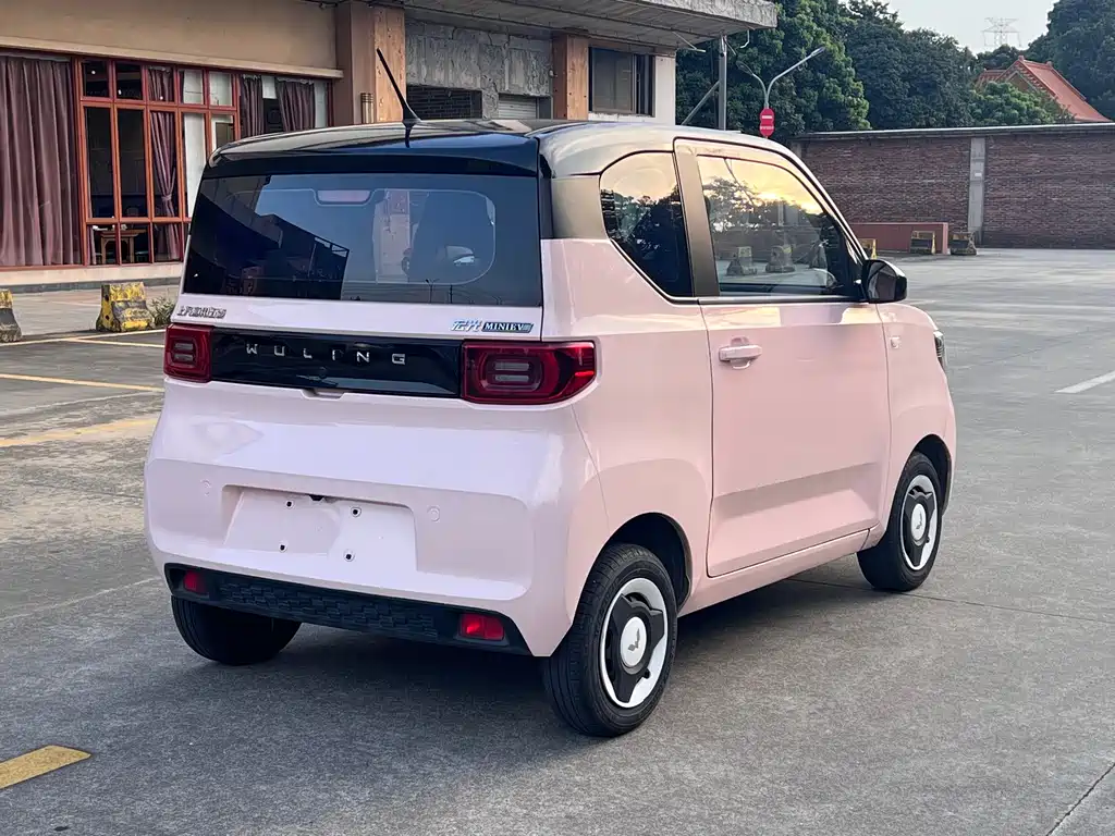 Wuling MINIEV — миниатюра 6