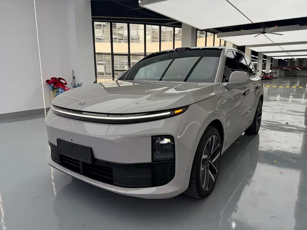 Li Auto L6
