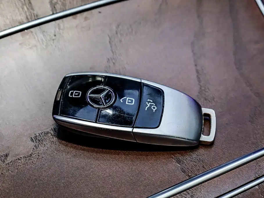 Mercedes-Benz E-Class — миниатюра 18