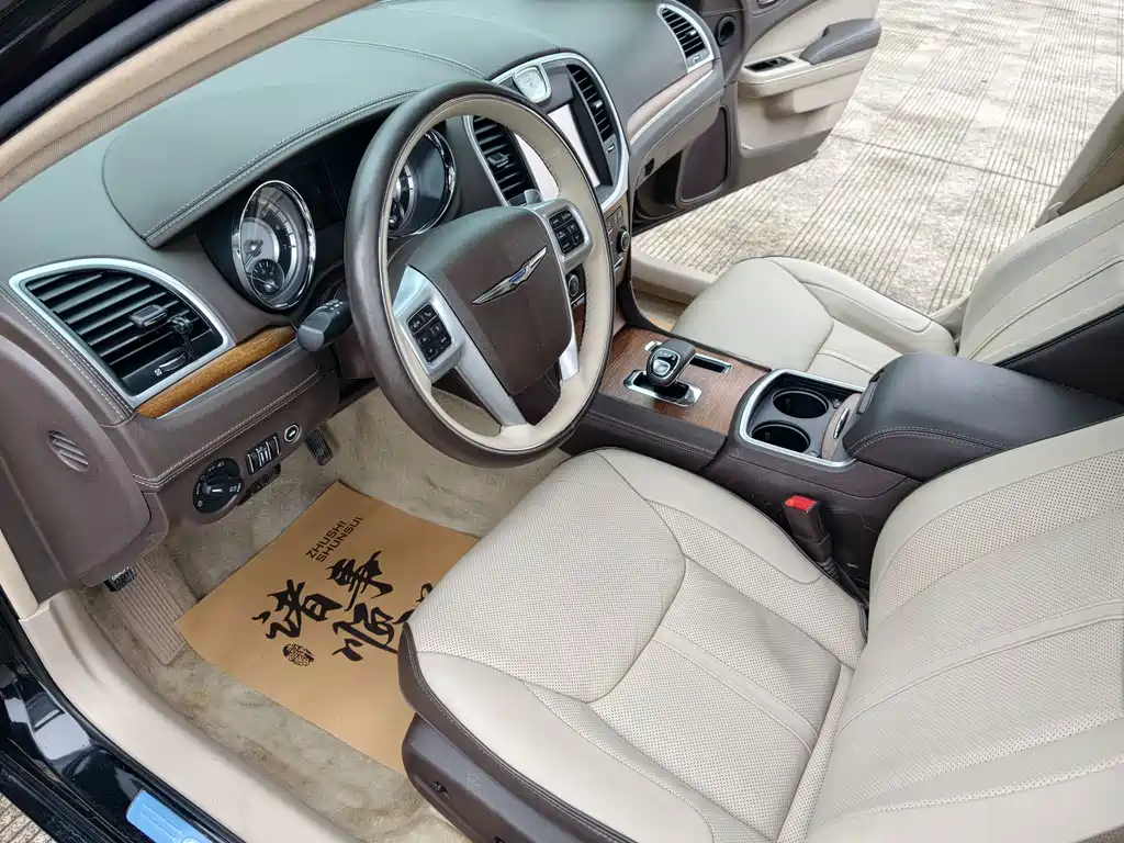Chrysler 300C — миниатюра 8