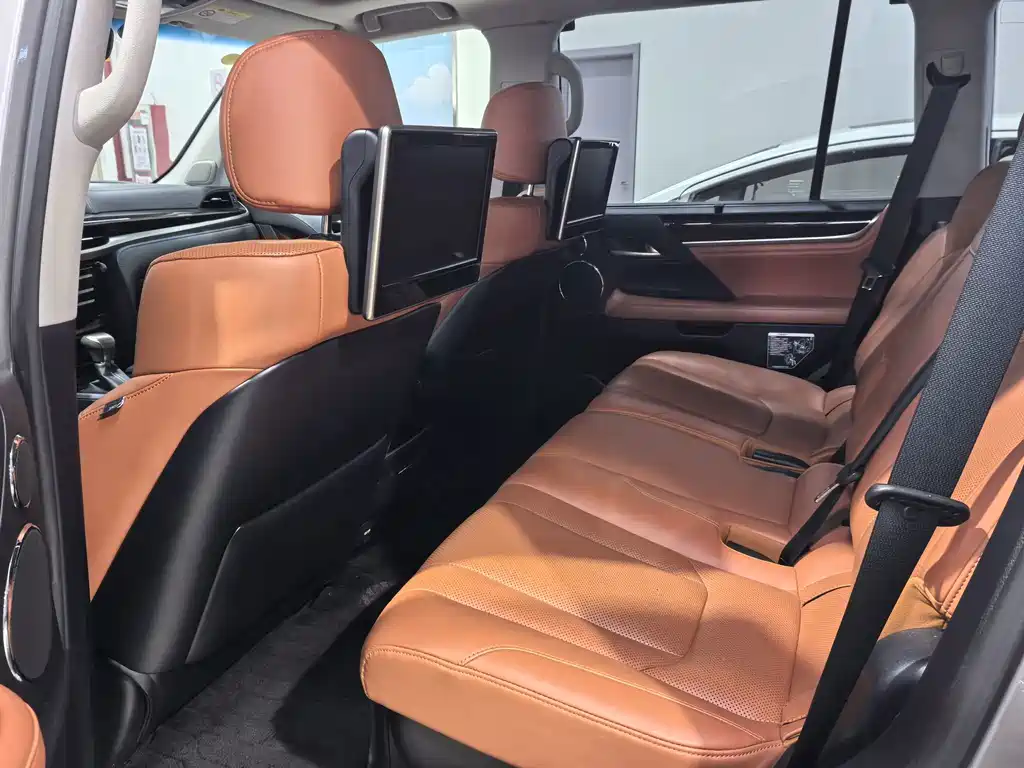 Lexus LX — миниатюра 4