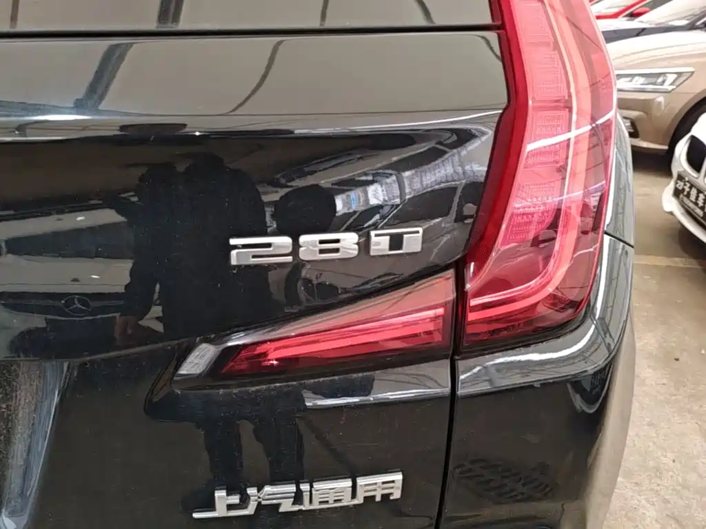 Cadillac XT4 — миниатюра 8