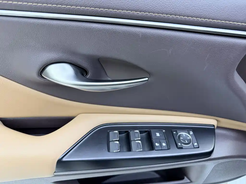 Lexus ES — миниатюра 13