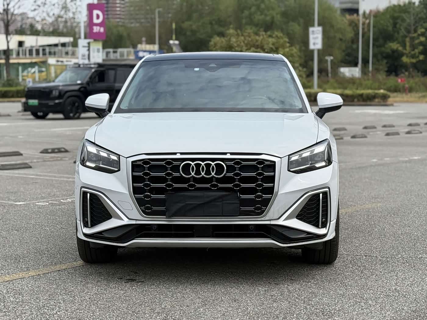 Audi Q2L 1.4 л 2021 г. Белый, пробег 28000 км