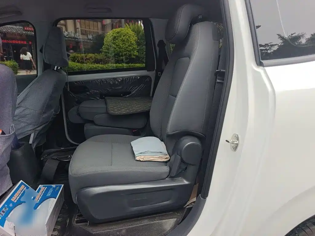 Wuling Hongguang EV — миниатюра 13