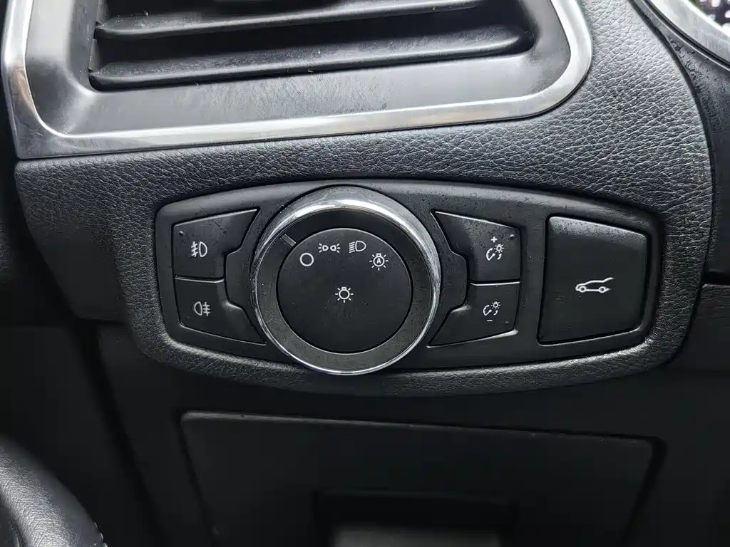 Ford Edge — миниатюра 21