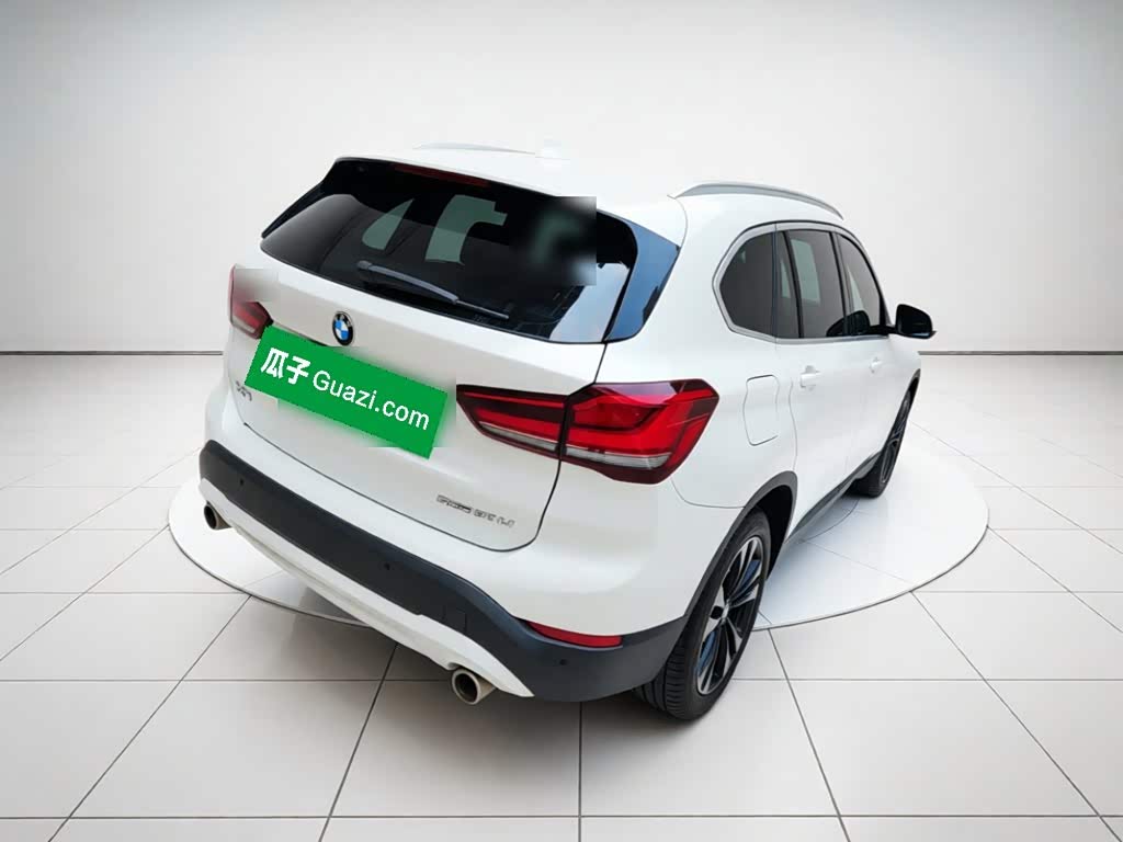 BMW X1 1.5 л 2021 г. Белый, пробег 29200 км